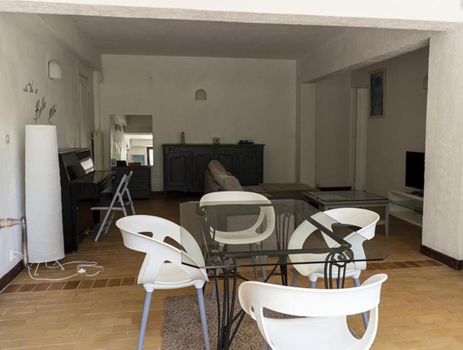 Charmant Rez De Villa Climatise Renove, 90M2 Avec Parking Cassis Exterior foto